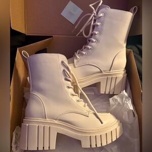 American Eagle Outfitters Cream Lace-Up Platform Combat Boots